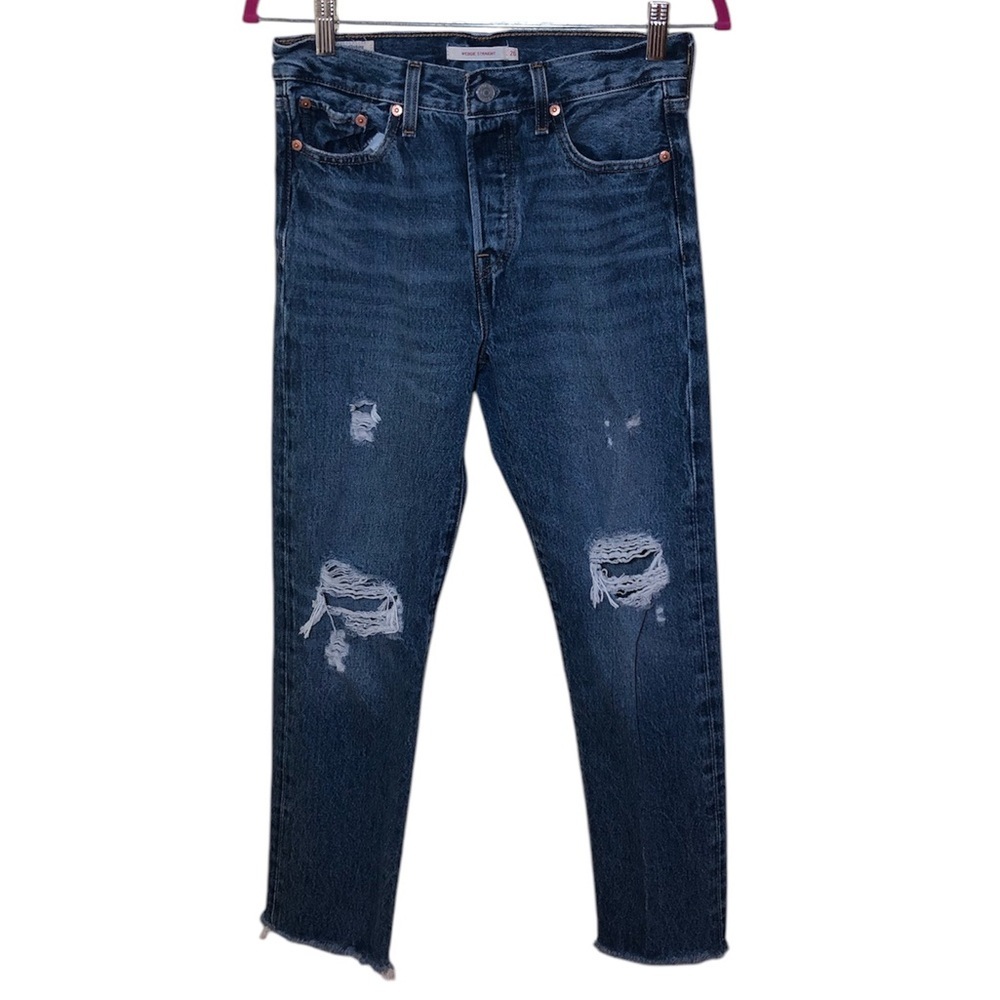 Levi’s Wedgie Straight Jeans Distressed size 26